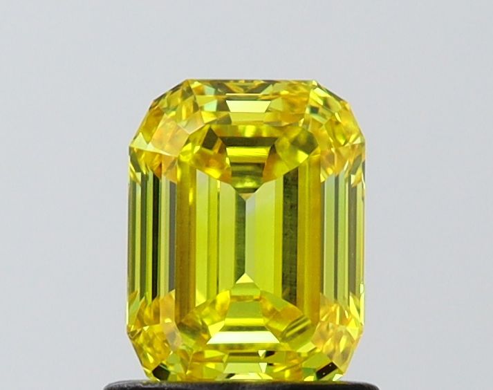 1.00 ct. emerald Lab Grown Diamond front image