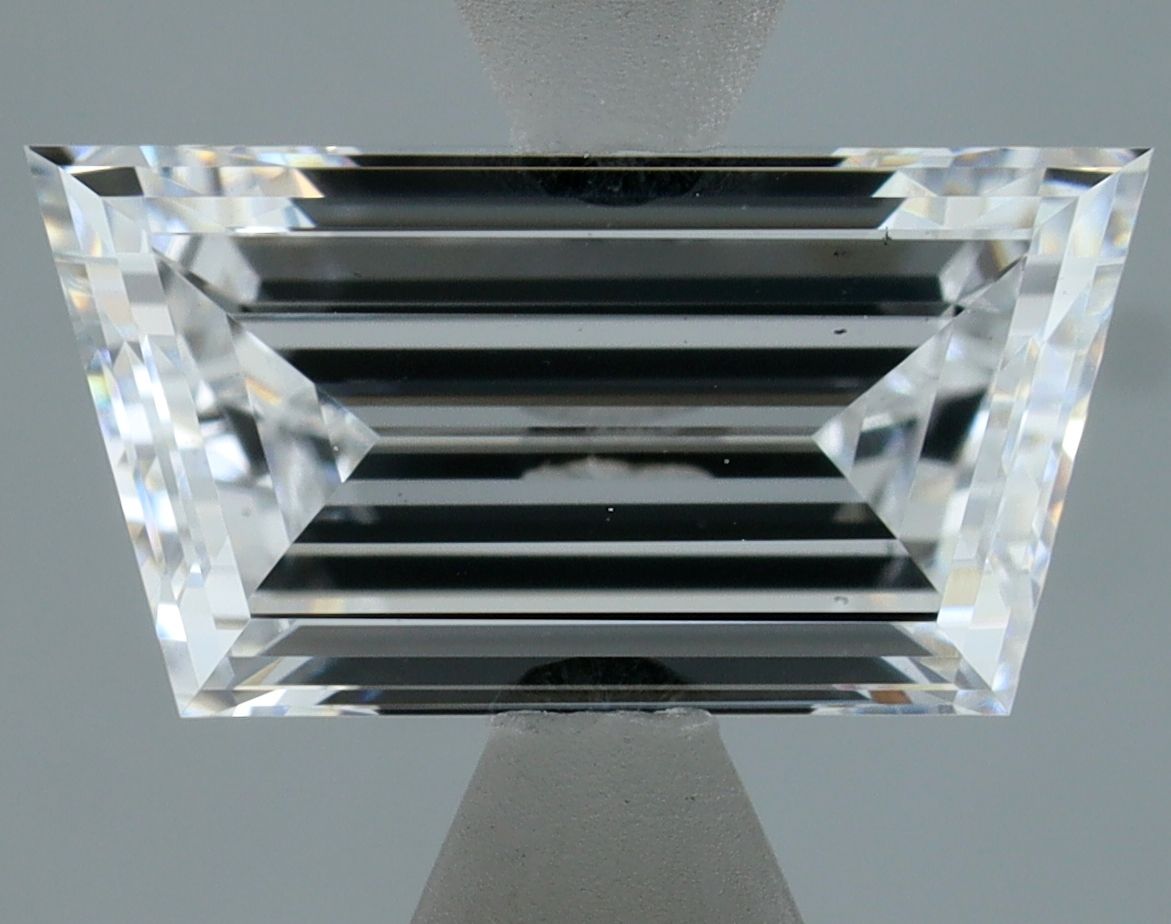 1.51 ct lab-grown Tapered baguette Diamond