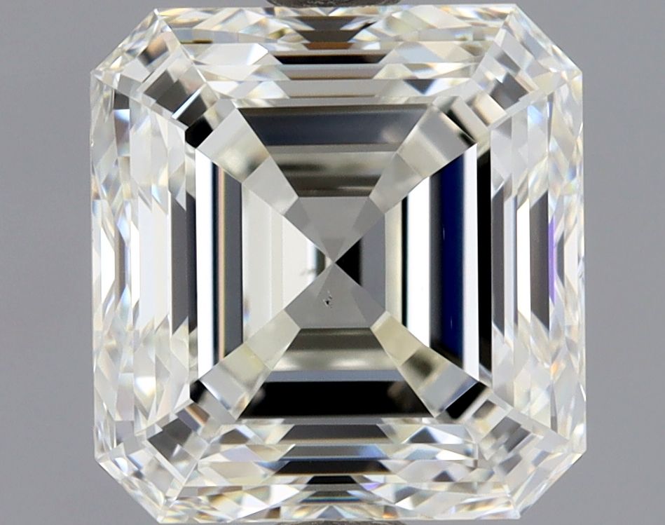 1.9 ct Square emerald Diamond