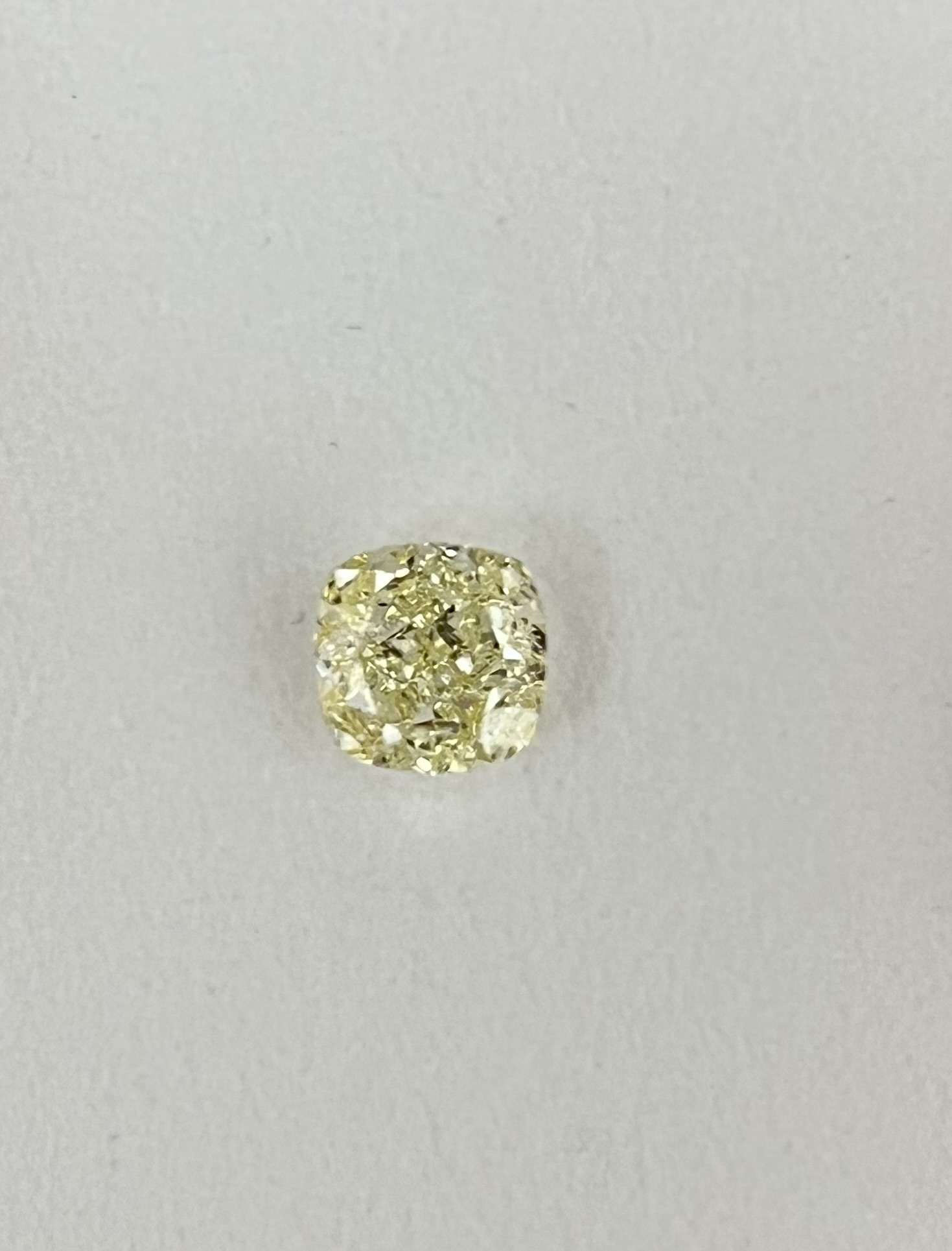 2.08 ct Cushion Brilliant diamond