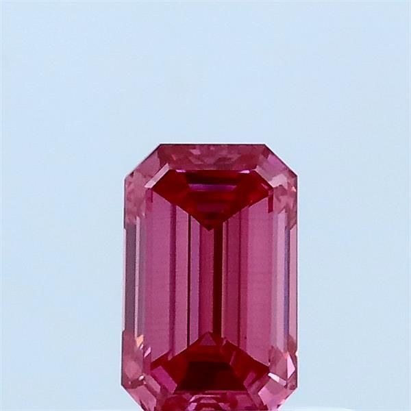 0.51 ct lab-grown Emerald Diamond