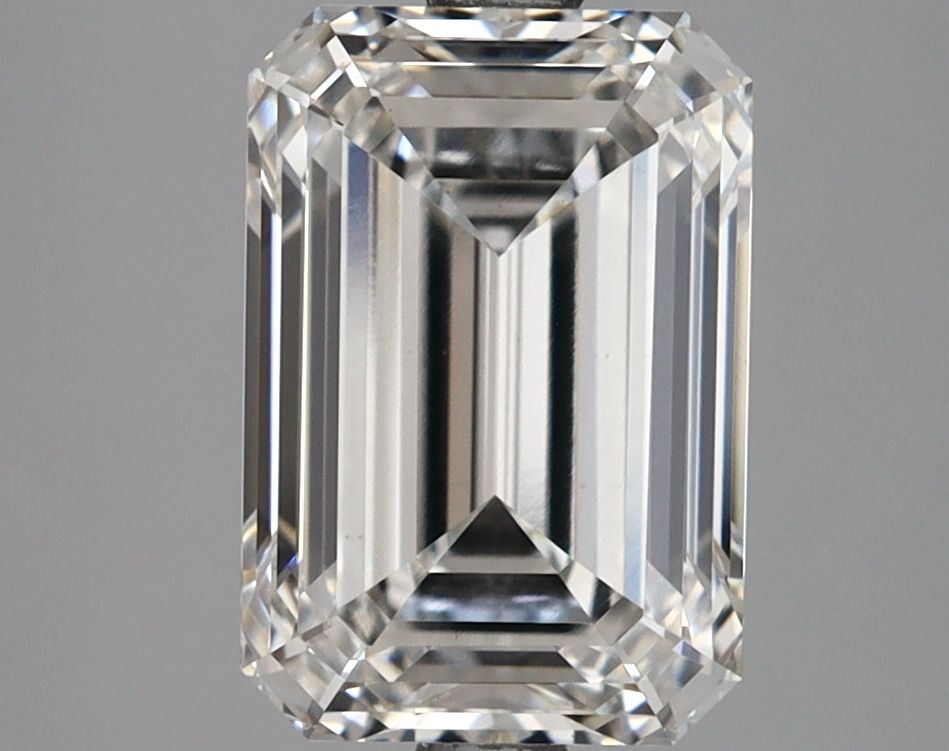 3.16 ct Emerald diamond