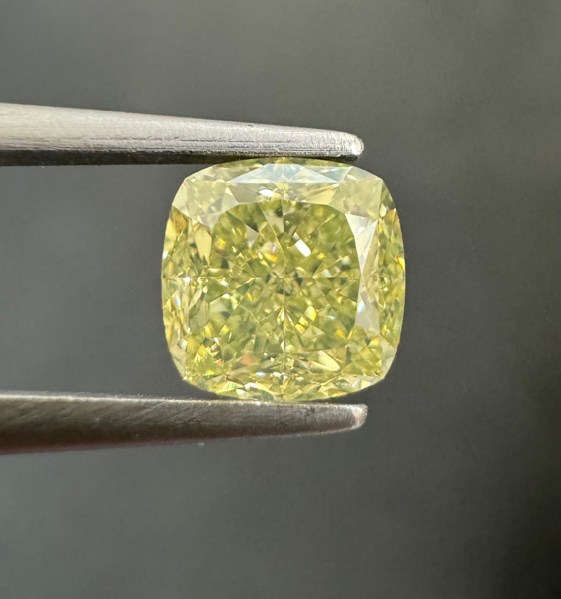 1.18 ct Cushion Brilliant diamond