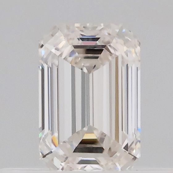 0.32 ct Emerald diamond