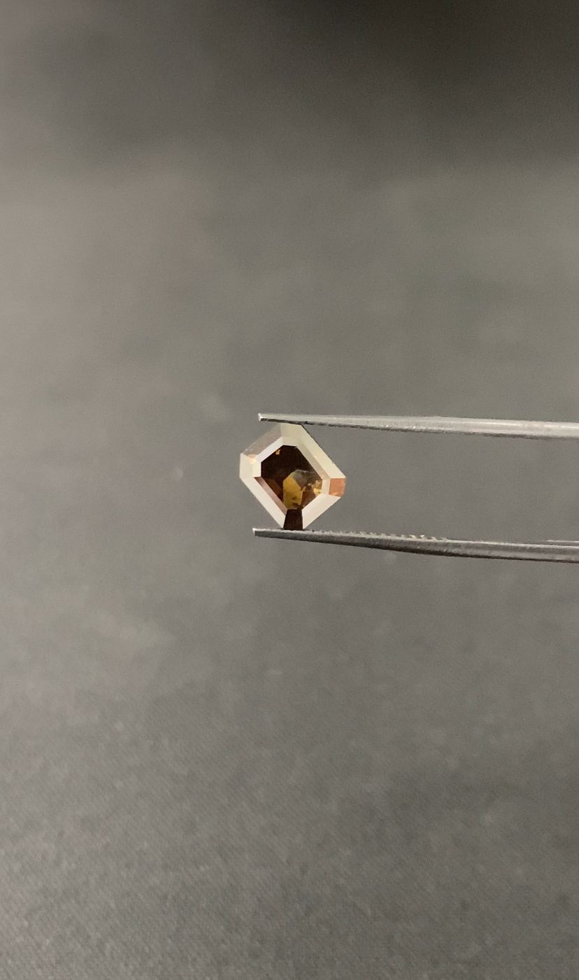 Diament 1.97 ct Fancy Dark Brown/