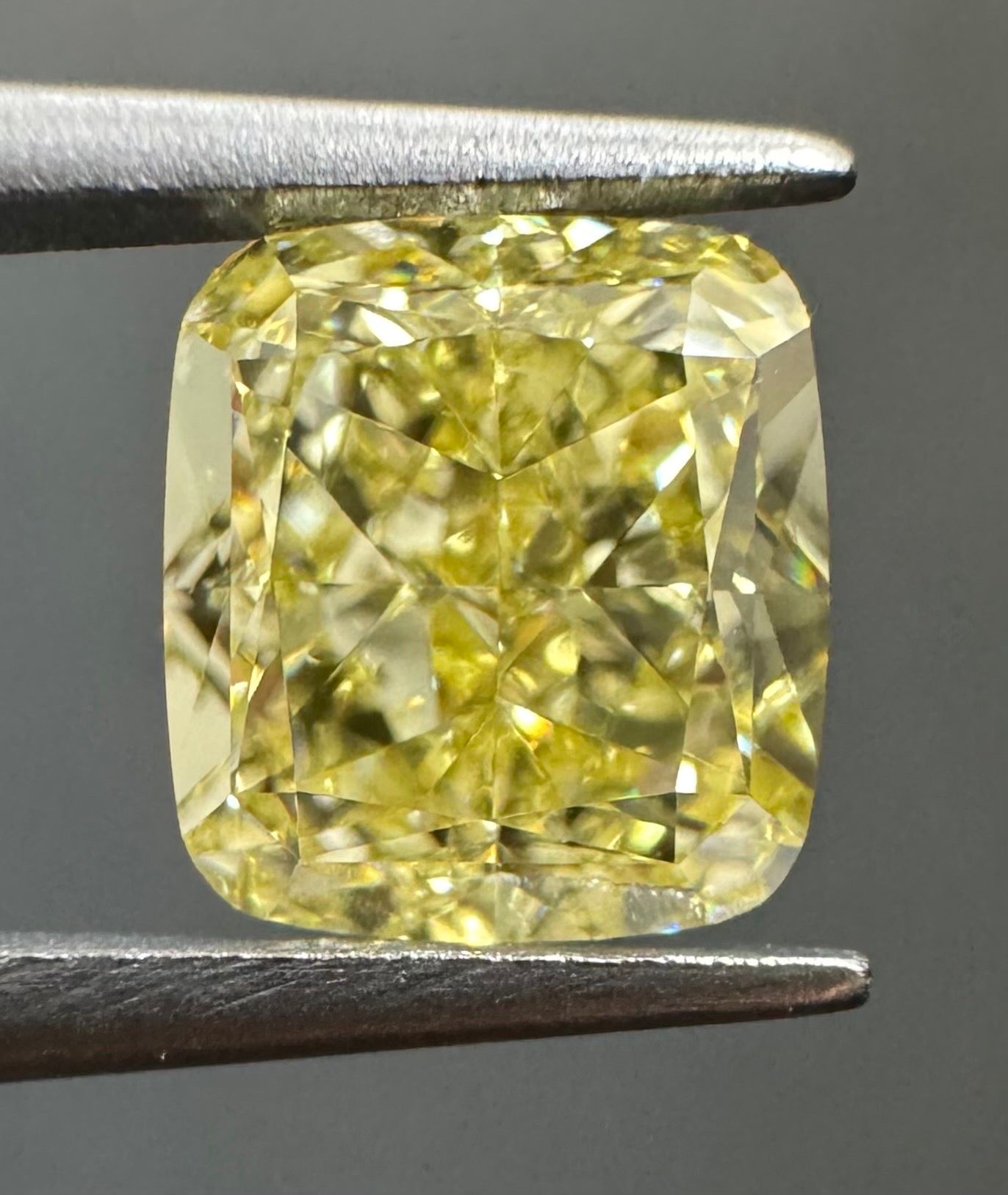 1.15 ct Cushion Brilliant diamond