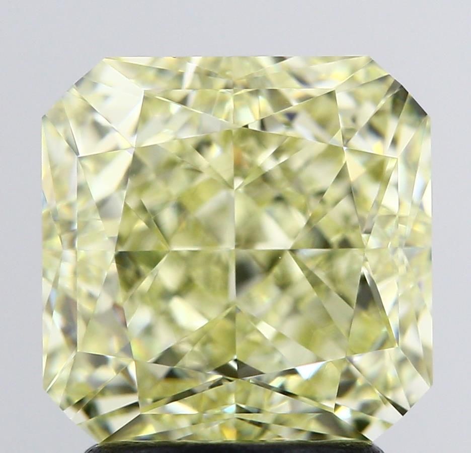 3.01 ct Square Radiant diamond