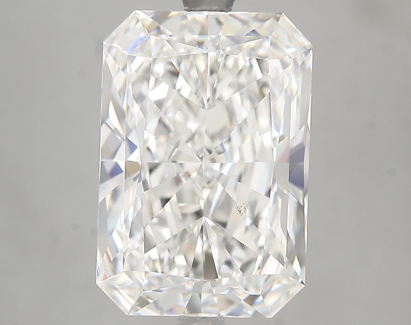 7.09 ct. radiant Lab Grown Diamond front image