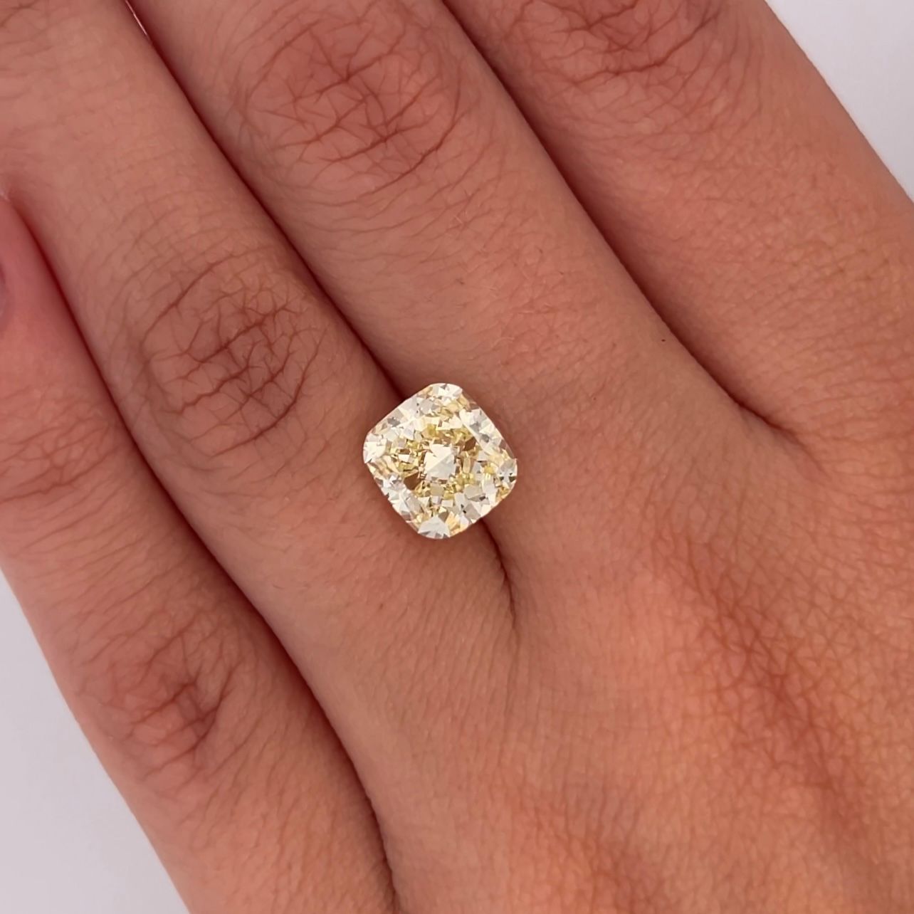 3.10 ct Cushion Modified diamond