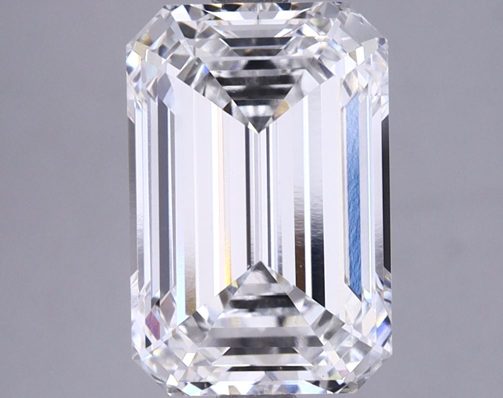 3.66 ct Emerald diamond