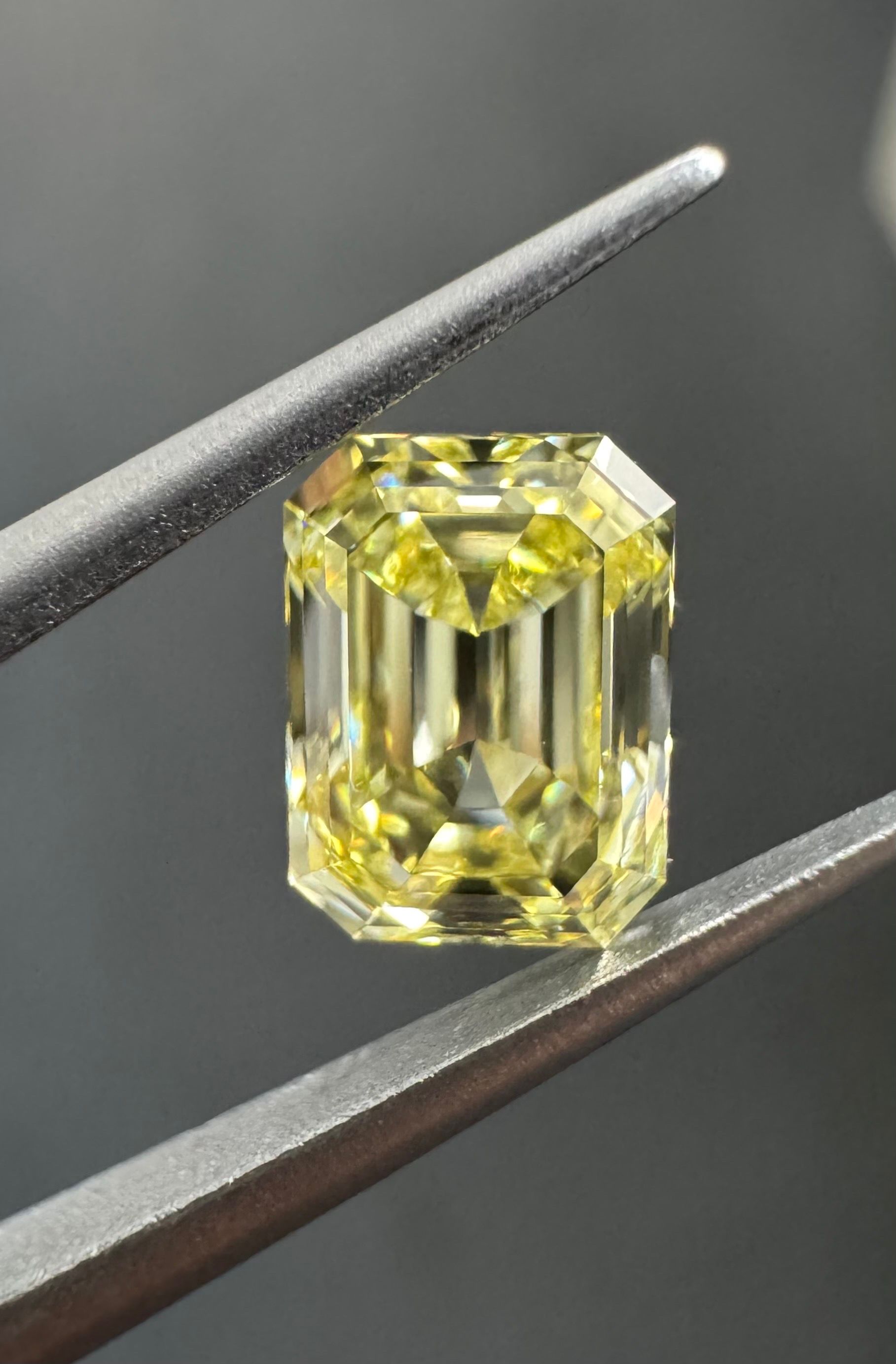 1.05 ct Emerald diamond