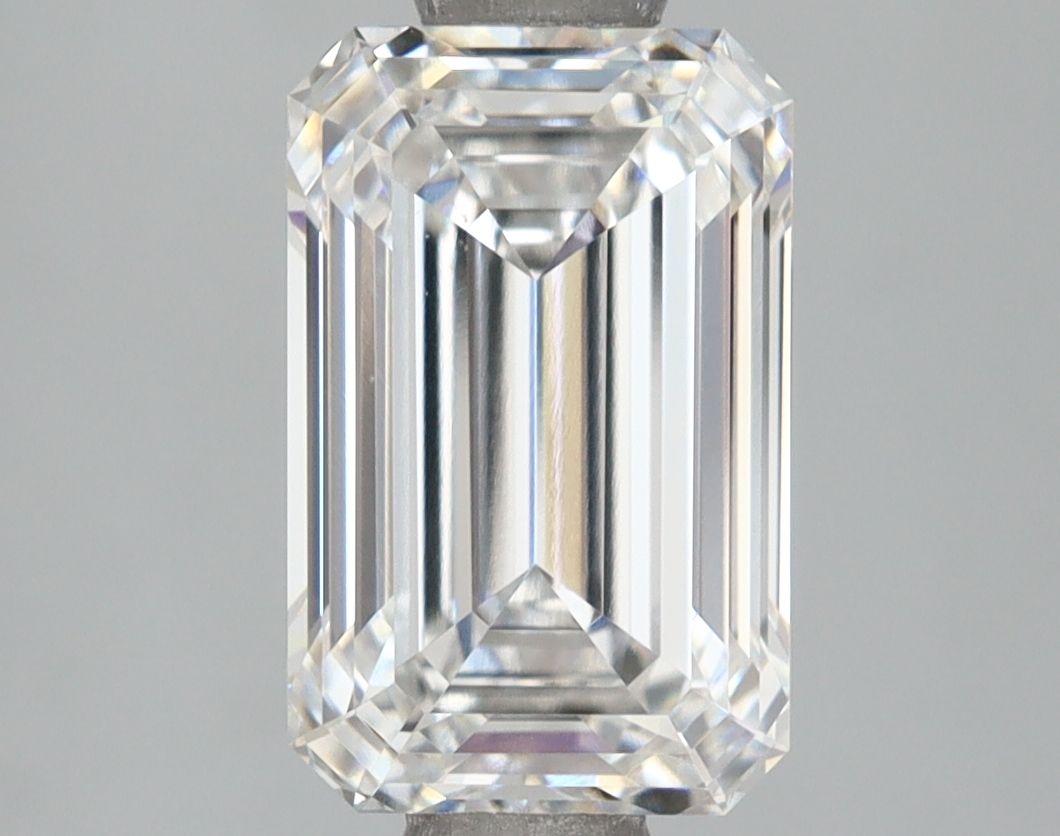 2.54 ct. emerald Lab Grown Diamond front image