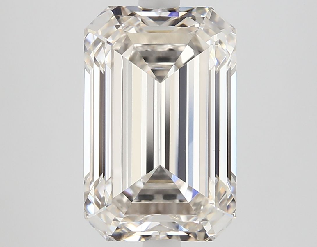 3.77 ct Emerald diamond