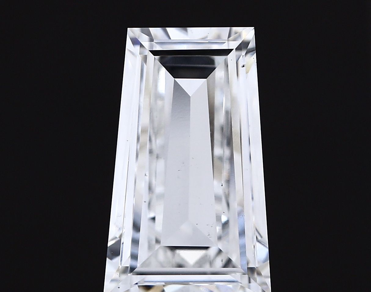 4.44 ct lab-grown Tapered baguette Diamond