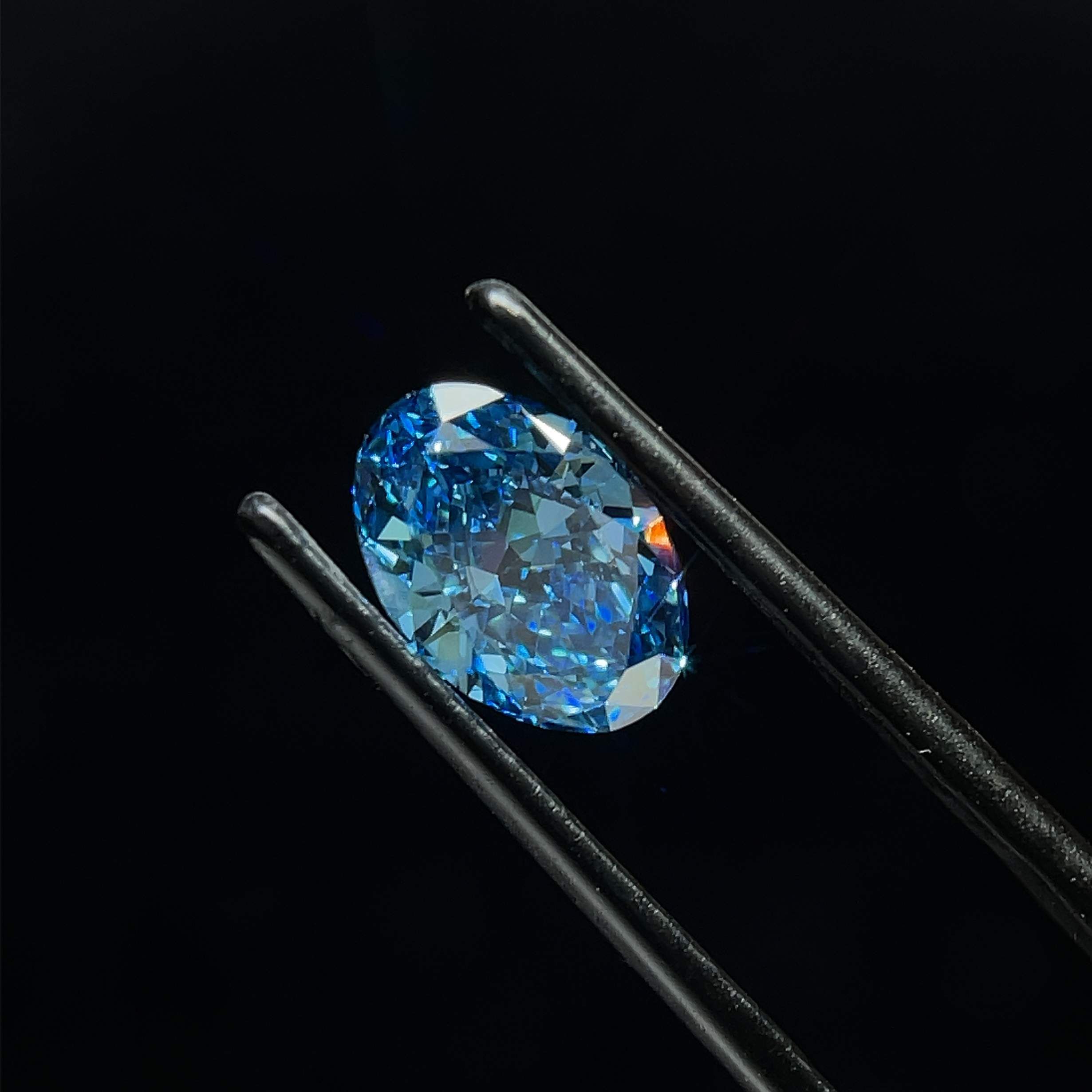 1.71 ct. oval Lab Grown Diamond front image