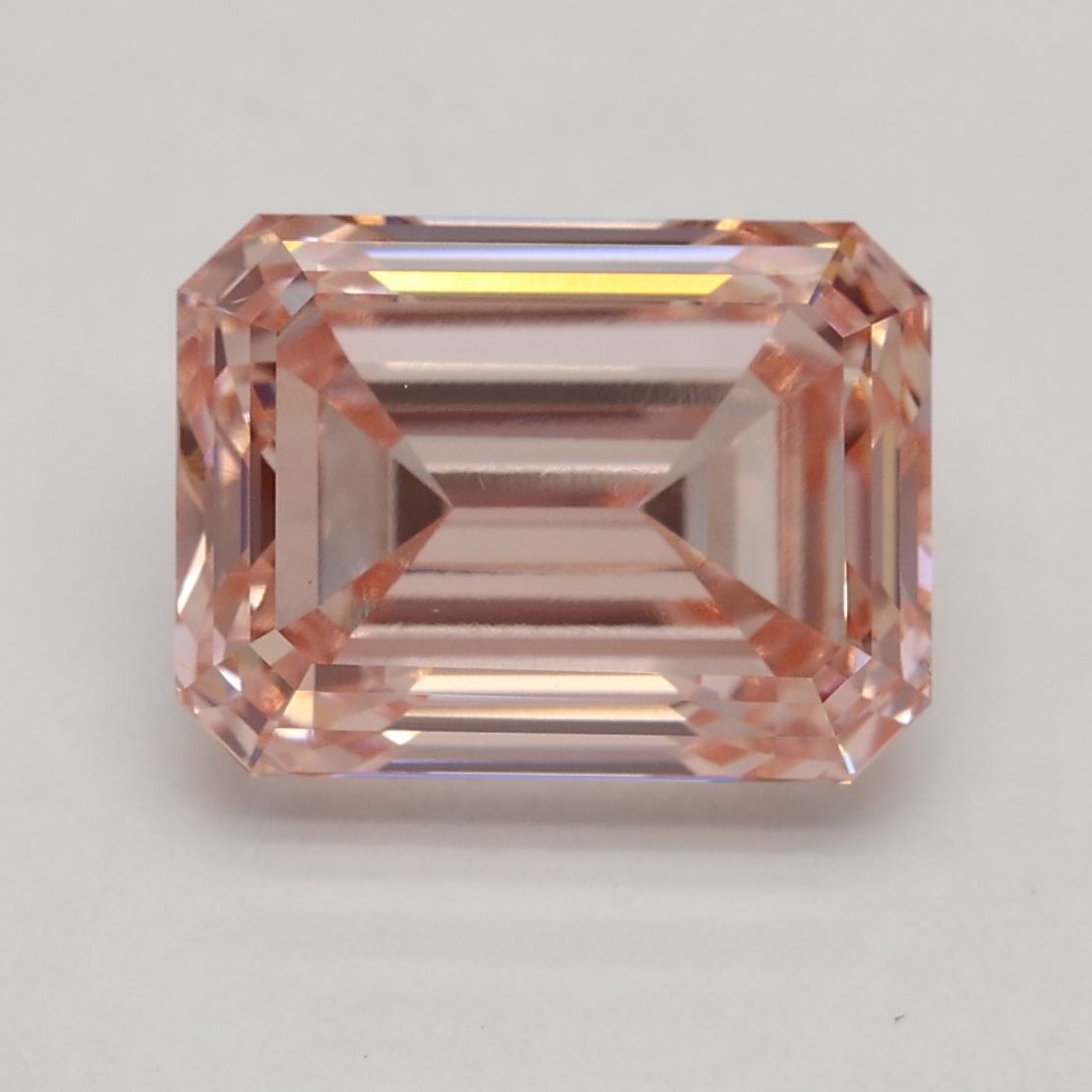 3.11 ct Emerald diamond