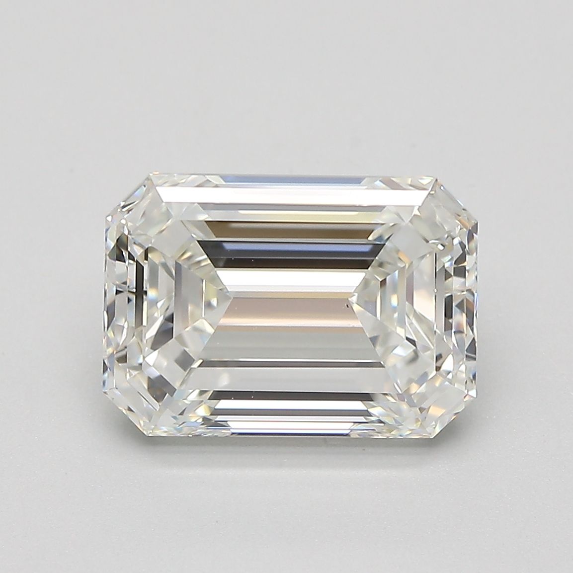3.80 ct Emerald diamond