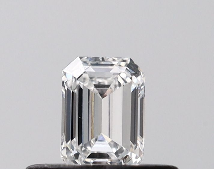 0.3 ct lab-grown Emerald Diamond