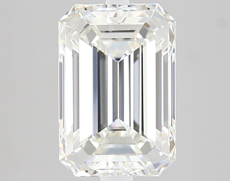 3.41 ct Emerald diamond