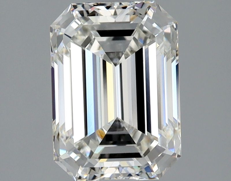 2.01 ct Emerald diamond