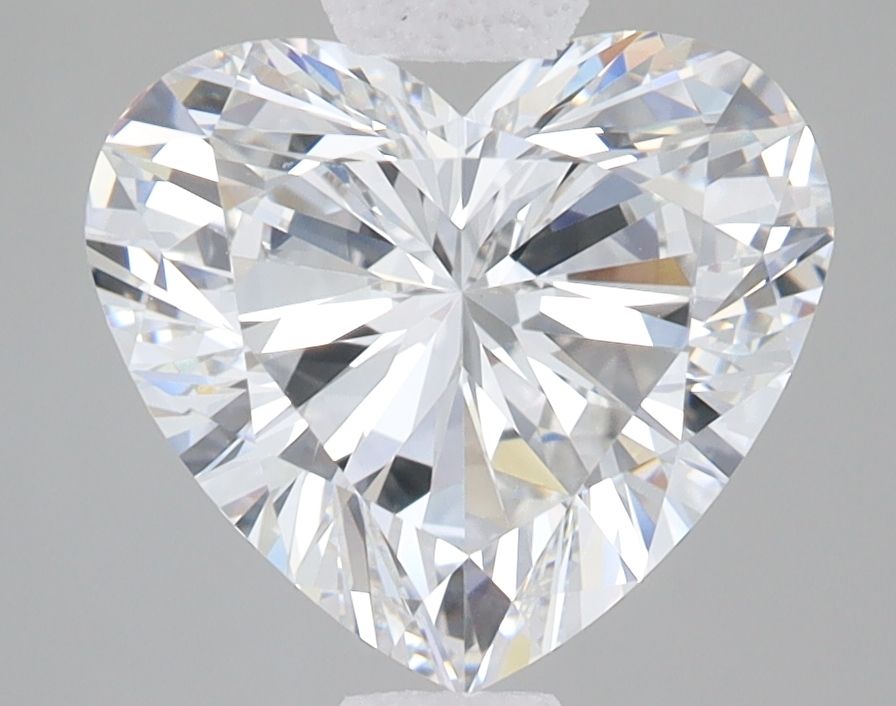 3.07 carat e VVS2 EX Cut IGI heart diamond