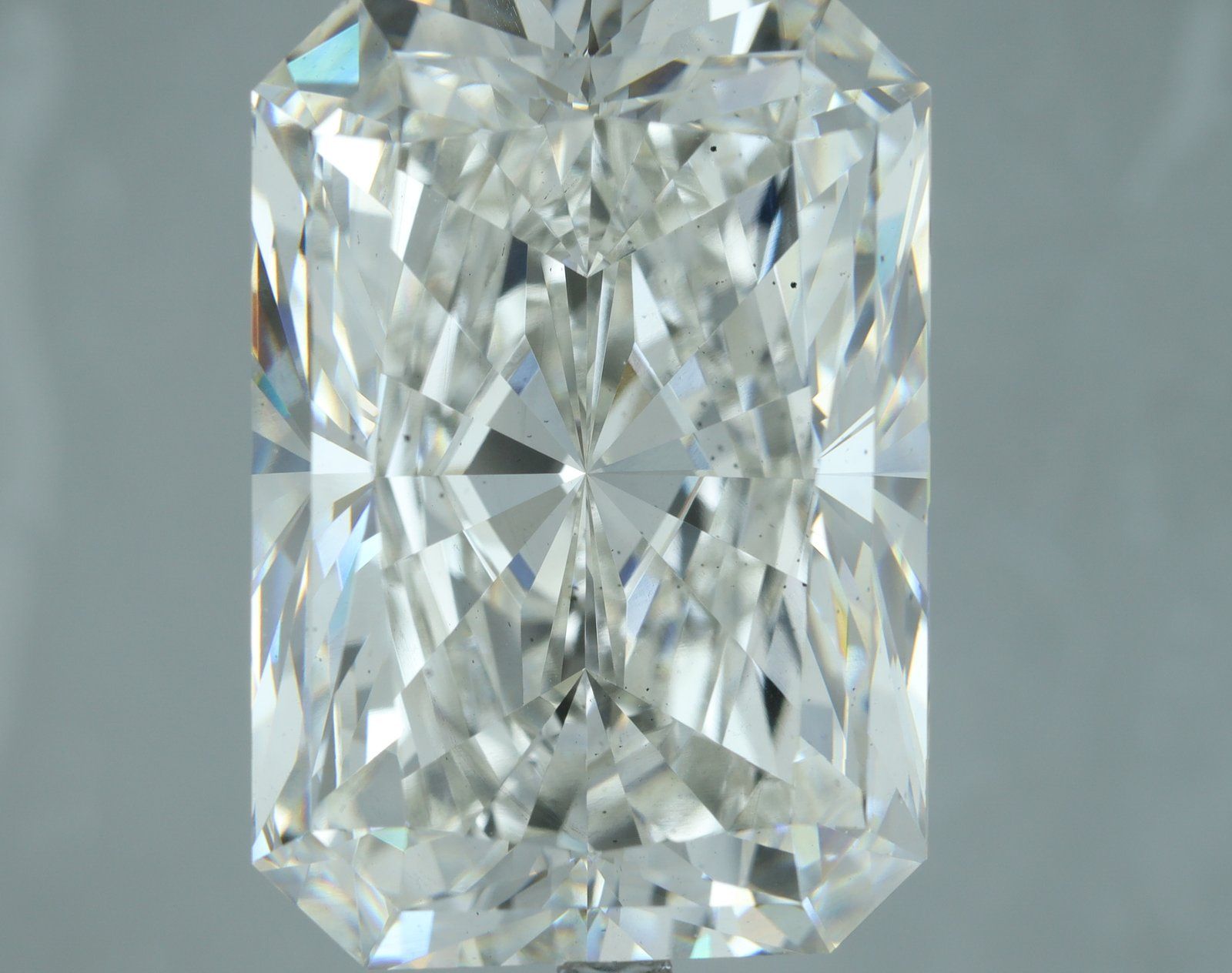 21.00 ct. radiant Lab Grown Diamond front image