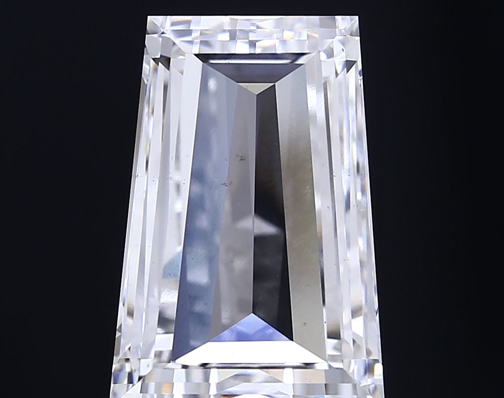 8.08 ct lab-grown Tapered baguette Diamond
