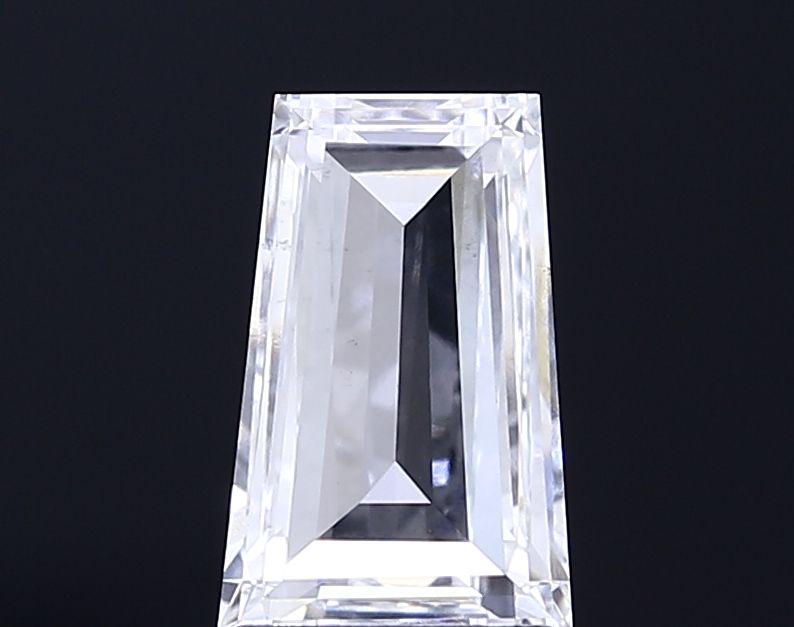 2.09 ct lab-grown Tapered baguette Diamond