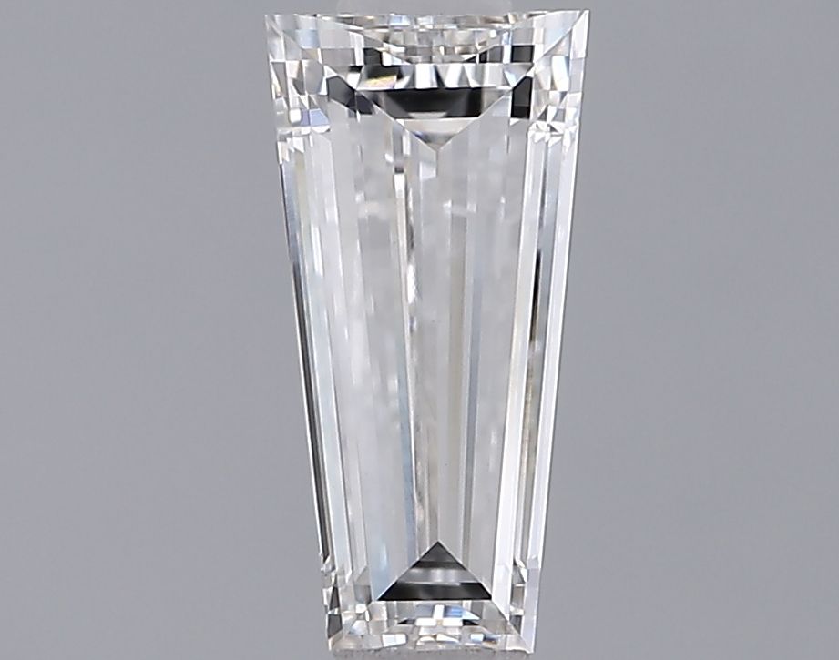 0.91 ct lab-grown Tapered baguette Diamond