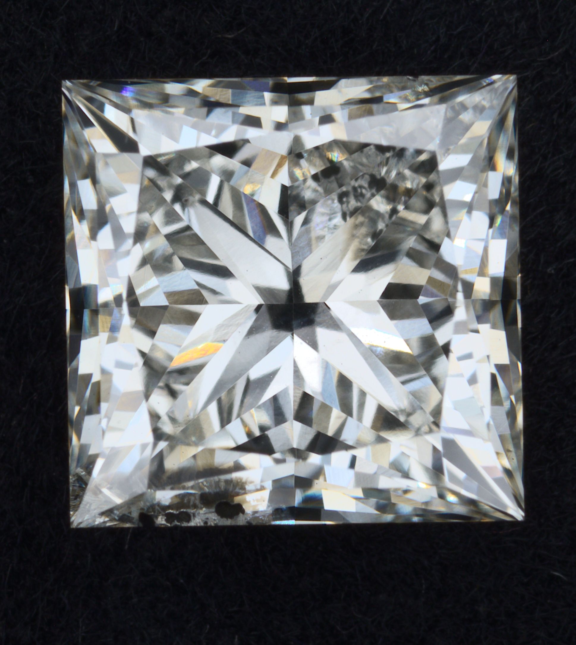 2.81 ct. princess Lab Grown Diamond front image