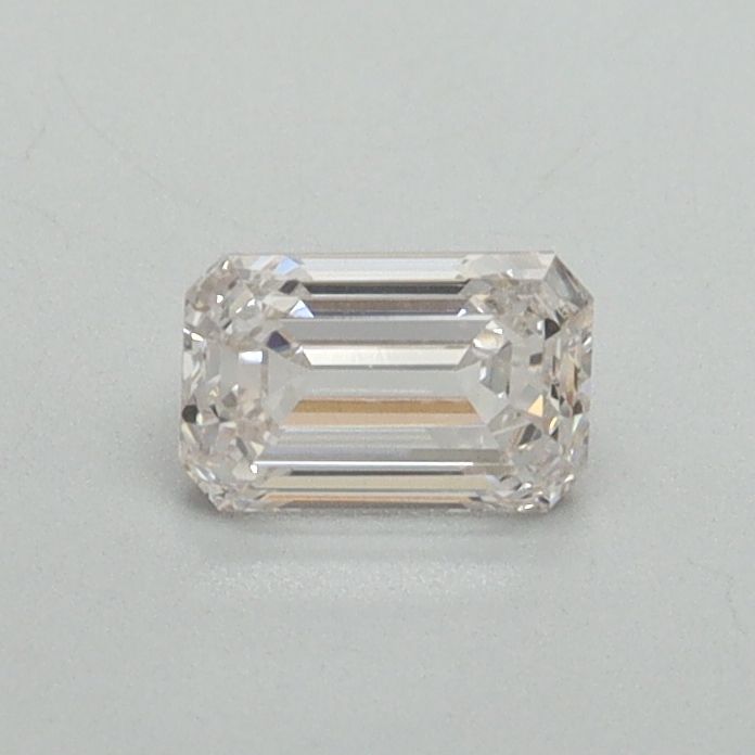 0.40 ct Emerald diamond