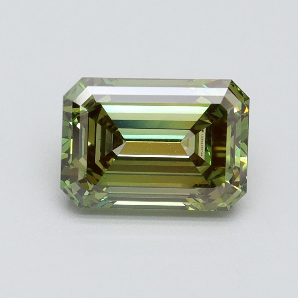 2.08 ct Emerald diamond