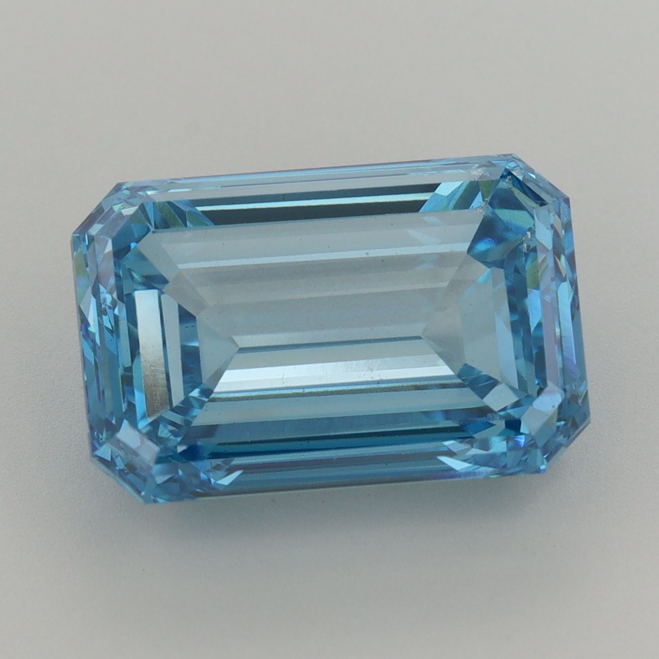 8.00 ct. emerald Lab Grown Diamond front image