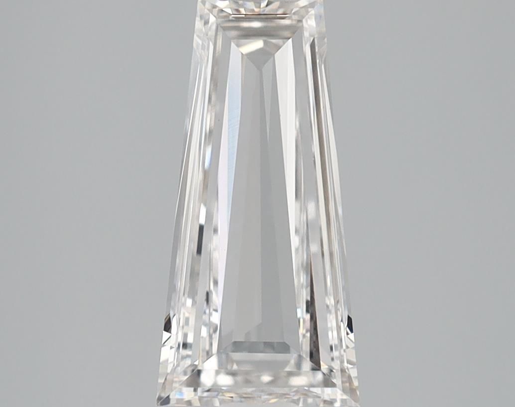 1.06 ct lab-grown Tapered baguette Diamond