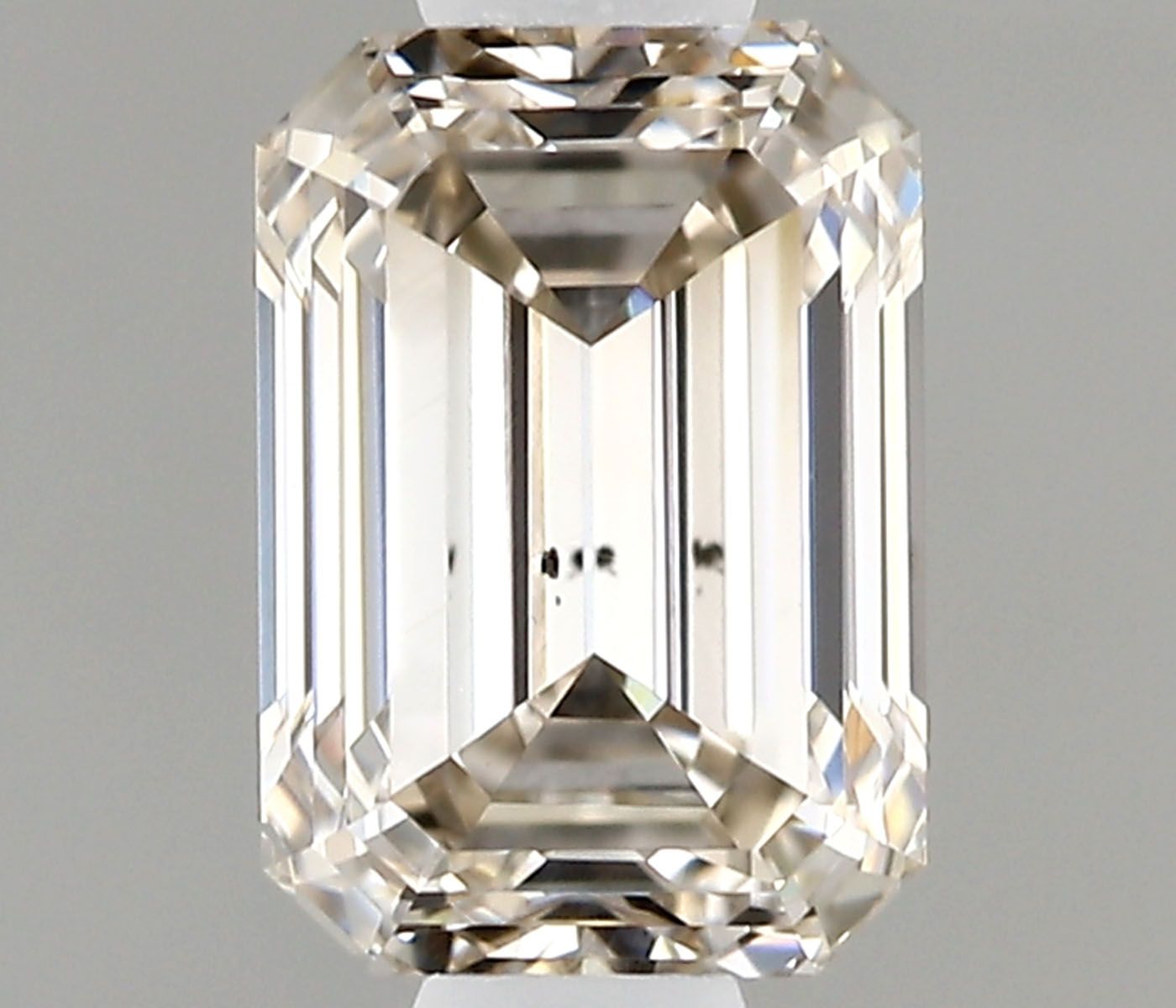 0.70 ct Emerald diamond