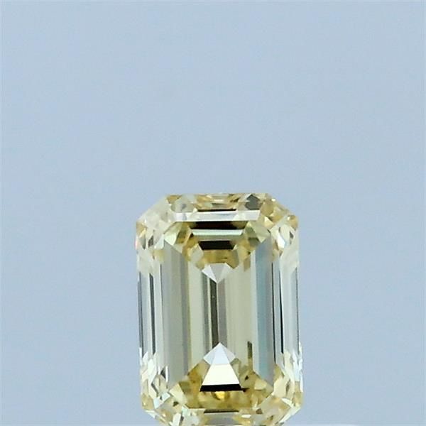 0.32 ct Emerald diamond