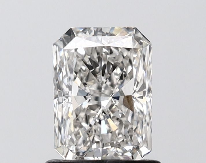 1.12 ct Radiant diamond