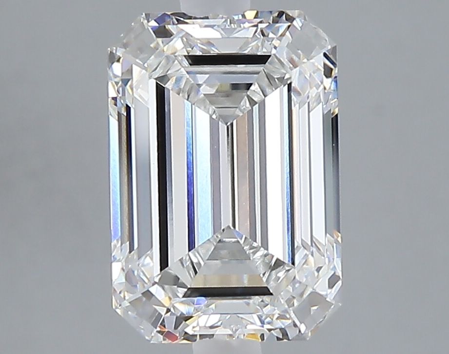 3.04 ct Emerald diamond