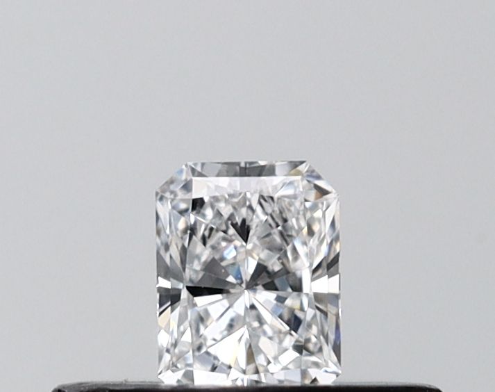 0.22 ct lab-grown Radiant Diamond
