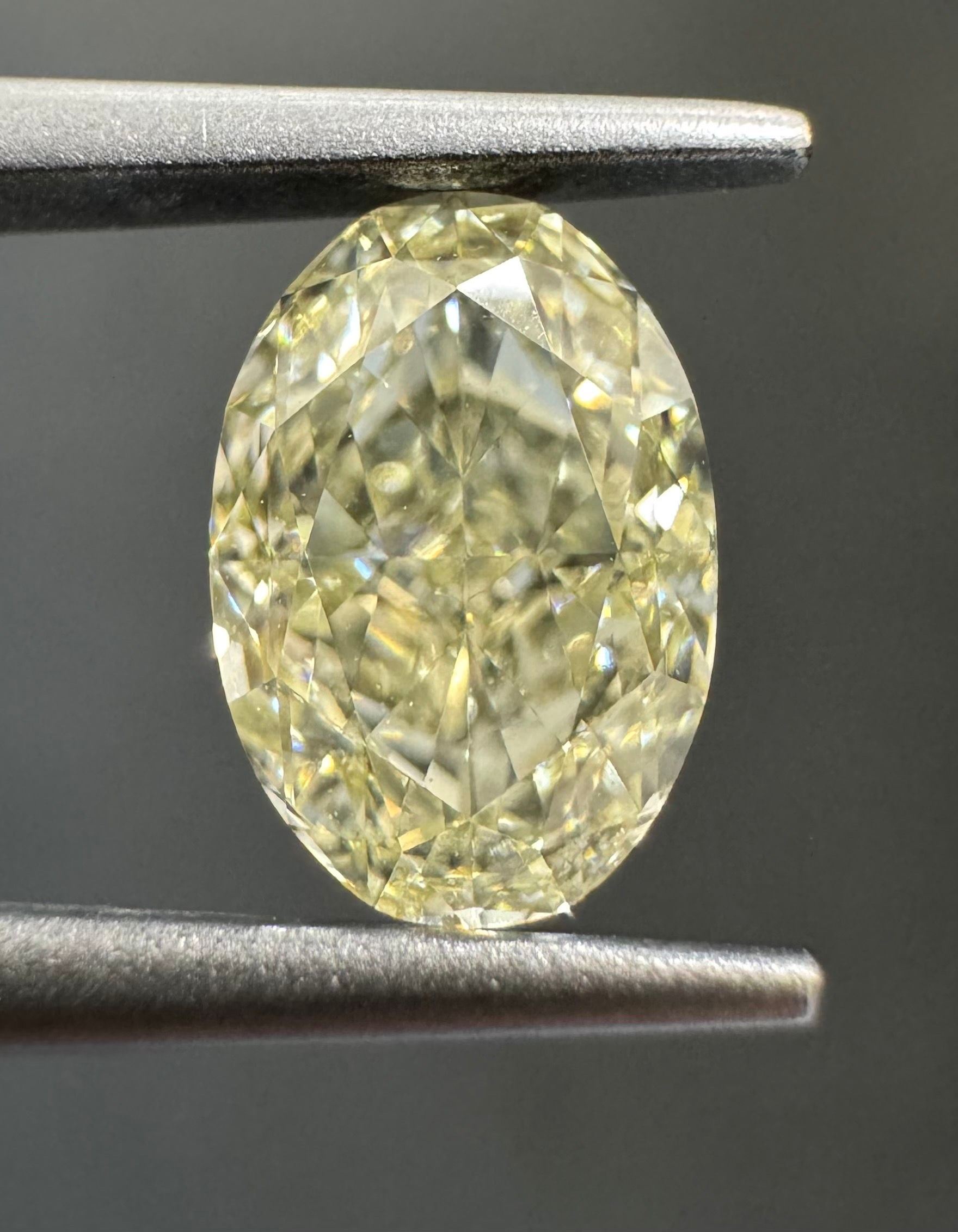 1.12 ct Oval diamond