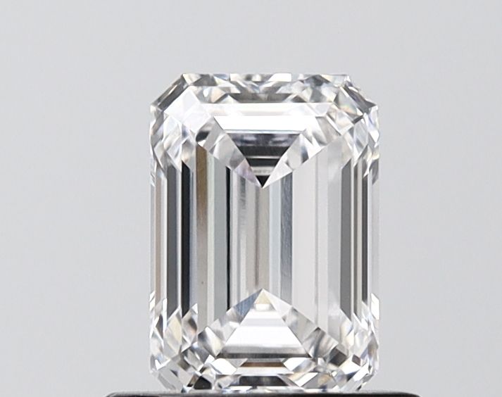 1.04 ct. emerald Lab Grown Diamond front image