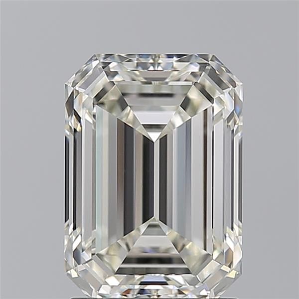 2.20 ct Emerald diamond