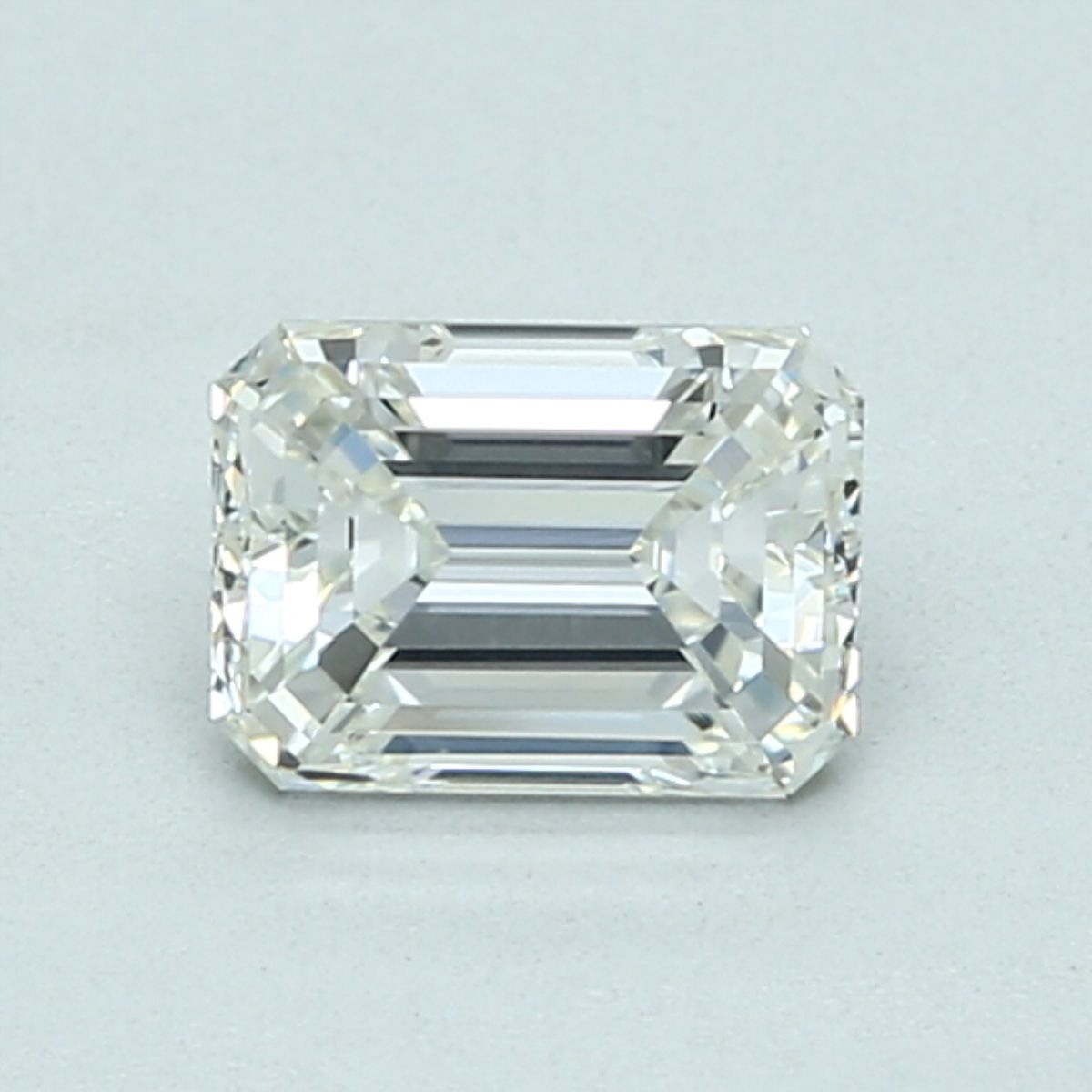 0.84 ct Emerald diamond