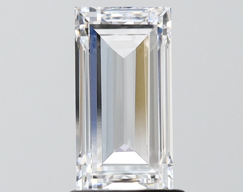 1.67 ct lab-grown Baguette Diamond