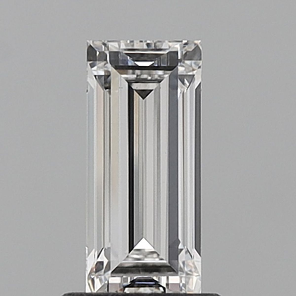 1.18 ct Baguette diamond
