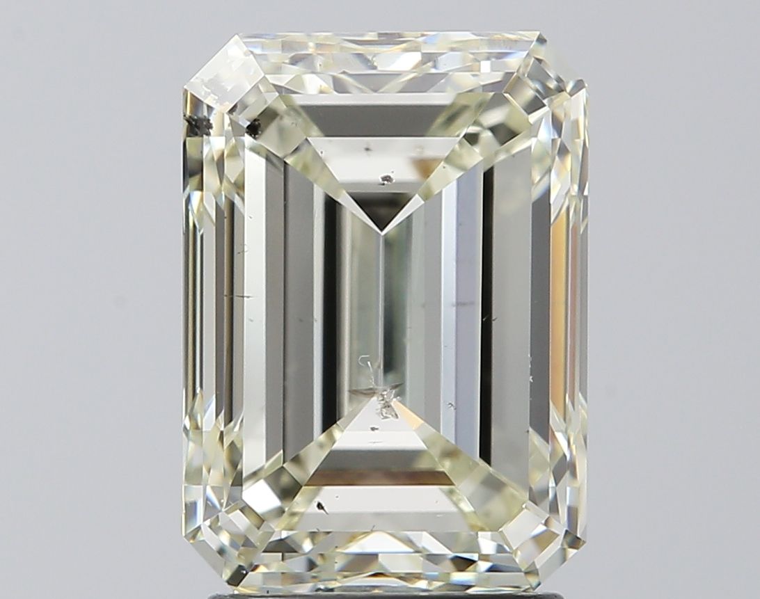 3.01ct Emerald diamond
