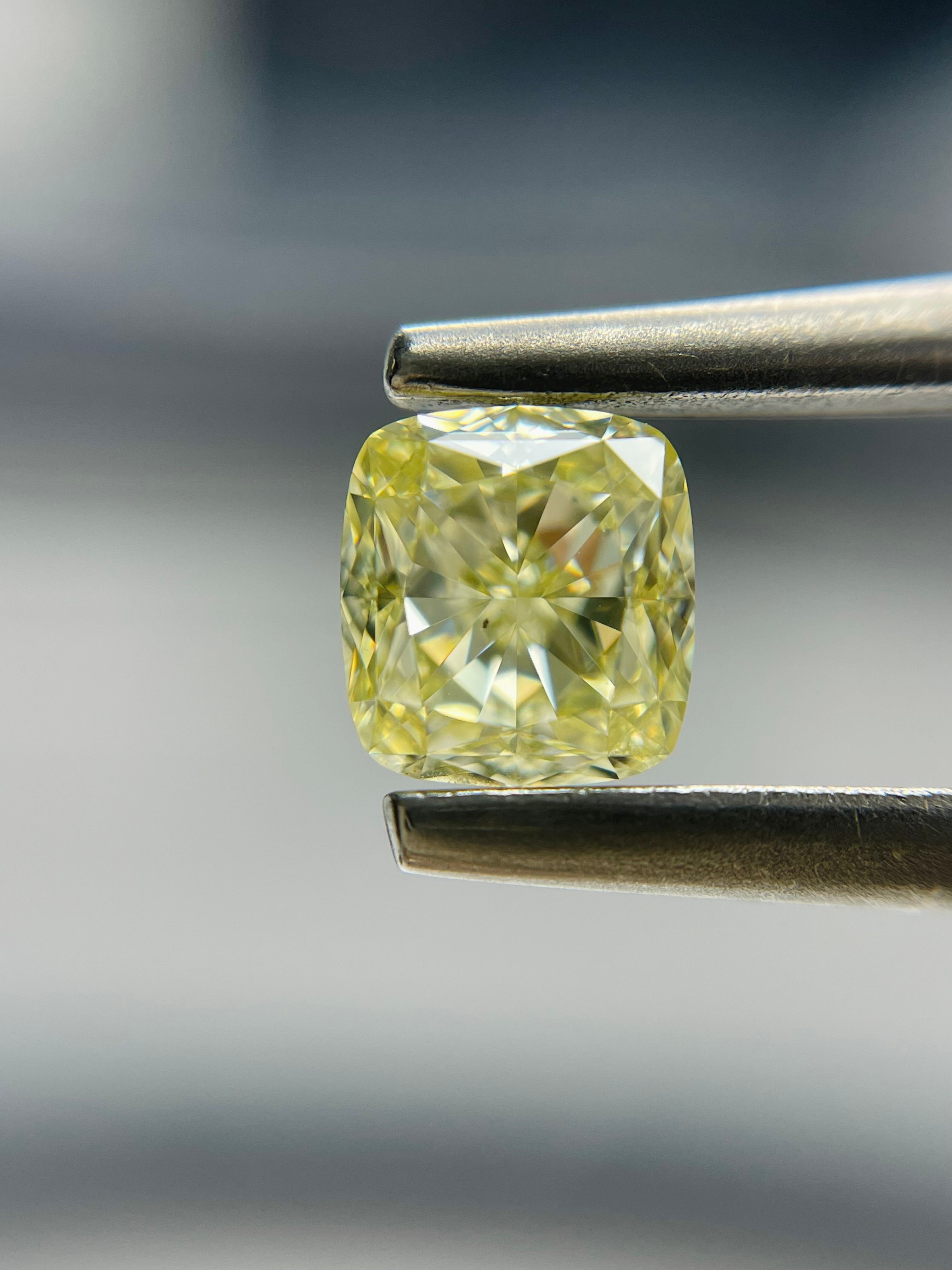 0.90 ct Cushion Modified diamond