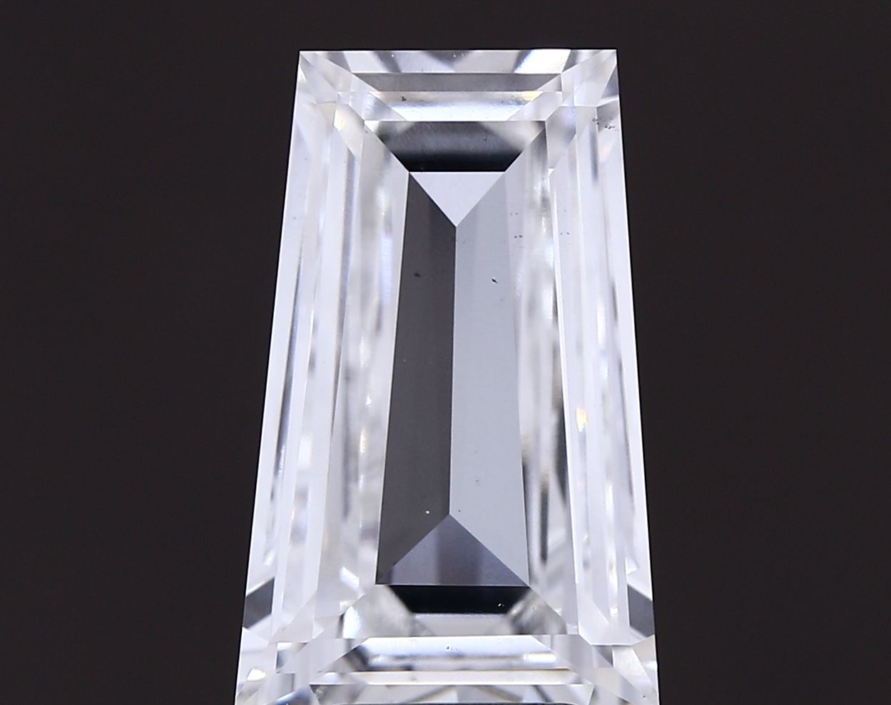 4.5 ct lab-grown Tapered baguette Diamond
