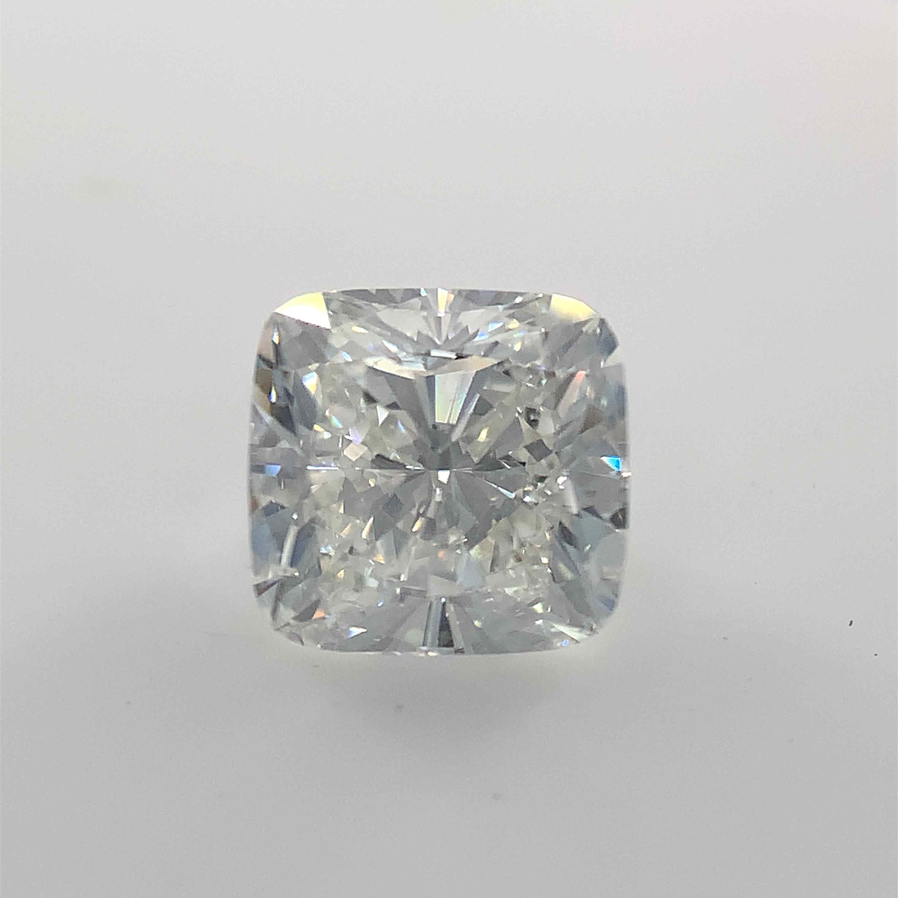 2.01 ct Cushion Brilliant diamond