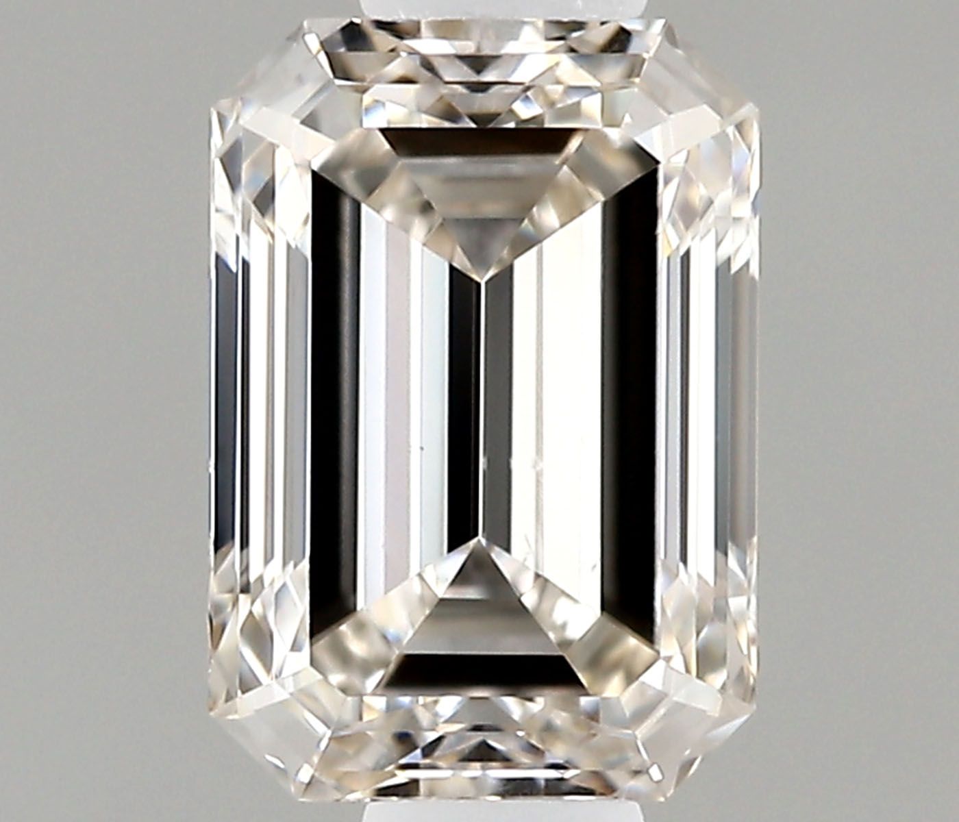 0.59 ct Emerald diamond